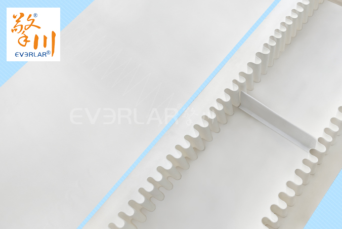 白色PVC輸送帶加擋板裙邊耐磨防側(cè)漏食品包裝機(jī)提升機(jī)輸送流水線(xiàn)皮帶